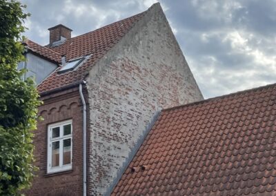 Restaurering af gavl ved en fredet ejendom på Kongensgade i Fredericia.